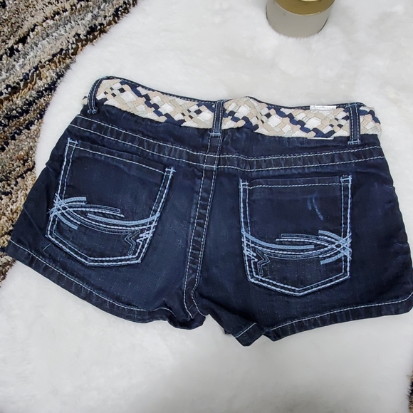 Maurice's shorts 3/4 reg. - Picture 3 of 5